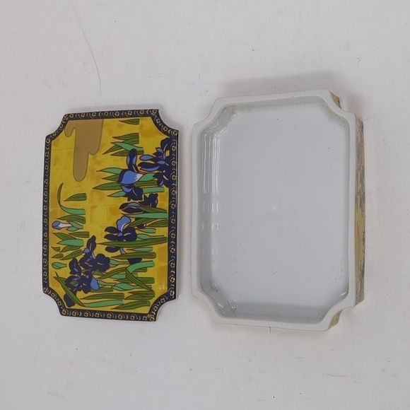 Trinket Box Ceramic Cover Floral Purple Iris Enesco 1979 Jewelry Yellow Gold 6" - Picture 4 of 9